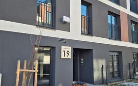 Apartamenty Ceglana Park - prywatny parking - piękne osiedle - nowe luksusowe mieszkanie z biurkiem